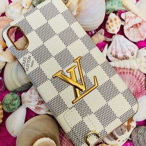 Phone case for iPhone X/XS.